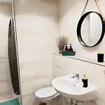 Clubhaus 6 - Geraeumige Mit 4 Schlafzimmern & 2 Baedern アパート Leinefelde-Worbis