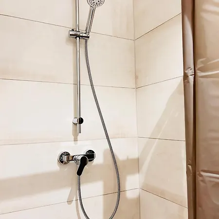 Clubhaus 6 - Geraeumige Mit 4 Schlafzimmern & 2 Baedern Leinefelde-Worbis