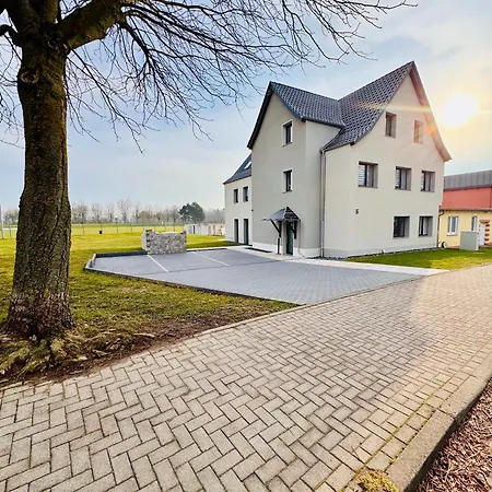 Clubhaus 6 - Dein Rueckzugsort Fuer Gruppen, 2 Baeder, 4 Schlafzimmer